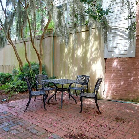 Romancing The Jones Savannah Exterior photo