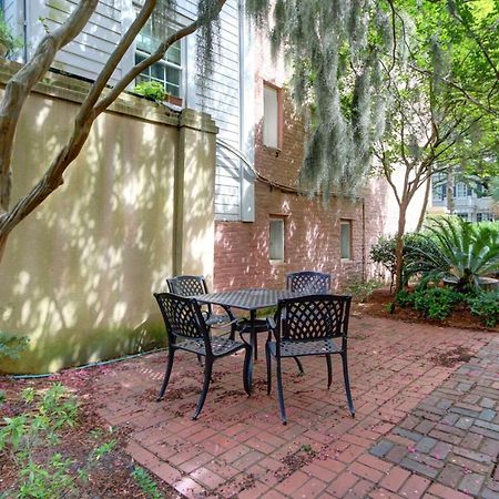 Romancing The Jones Savannah Exterior photo