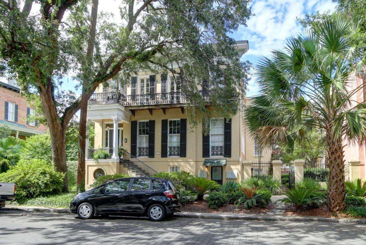 Romancing The Jones Savannah Exterior photo