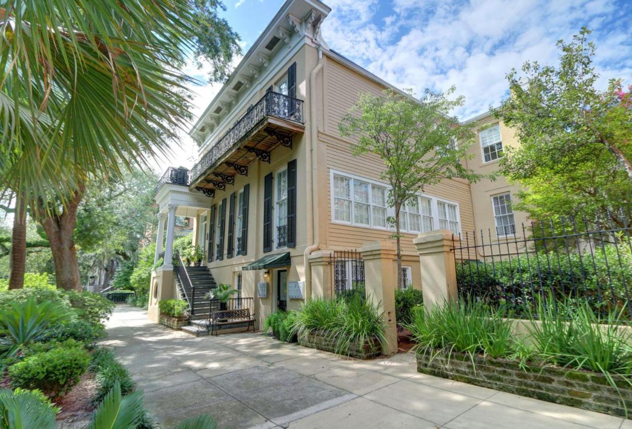 Romancing The Jones Savannah Exterior photo